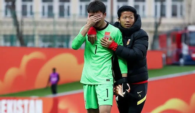 500名龙江球迷坐“东北超”车厢赴延边